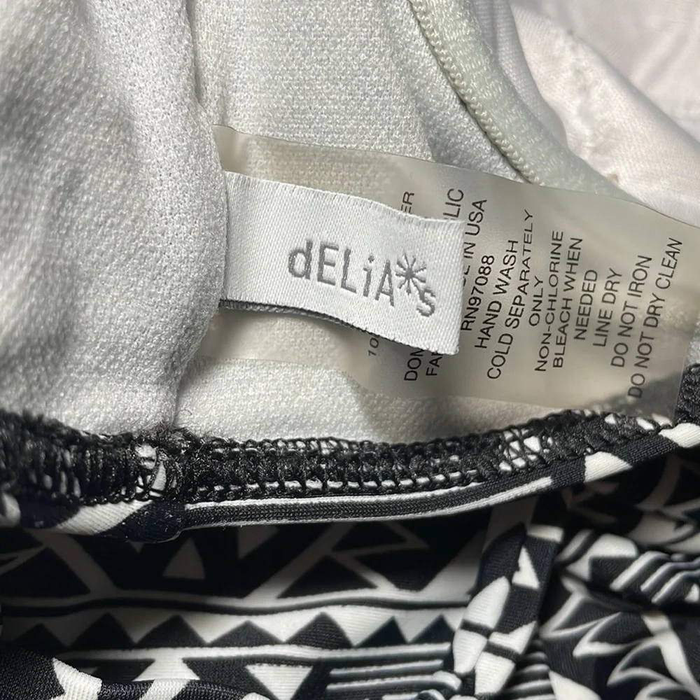 DELIA’S crop top bra bikini top in girl’s size extra small